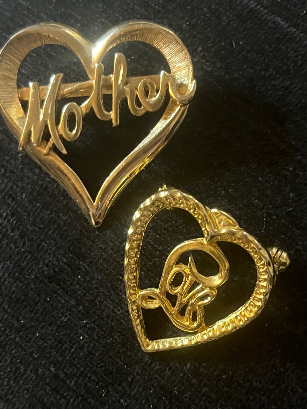 Heart brooches gold toned one says mother other says love timeless classic